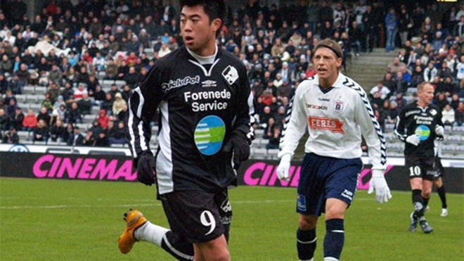 Lee Nguyễn sang Randers vì cảnh báo mất chỗ ở tuyển Mỹ nếu cứ cam phận dự bị tại PSV. Nhưng khi tỏa sáng trên đất Đan Mạch, anh lại bị HLV Bradley quay lưng.