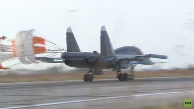 Một máy bay quân sự Nga hạ cánh tại căn cứ không quân tại thành phố Latakia, Syria