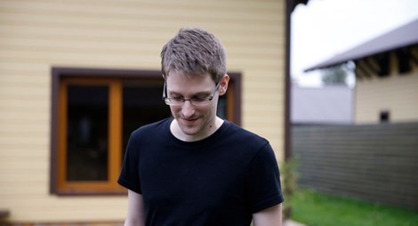 “Người thổi còi” Edward Snowden (Ảnh: Sputnik News)