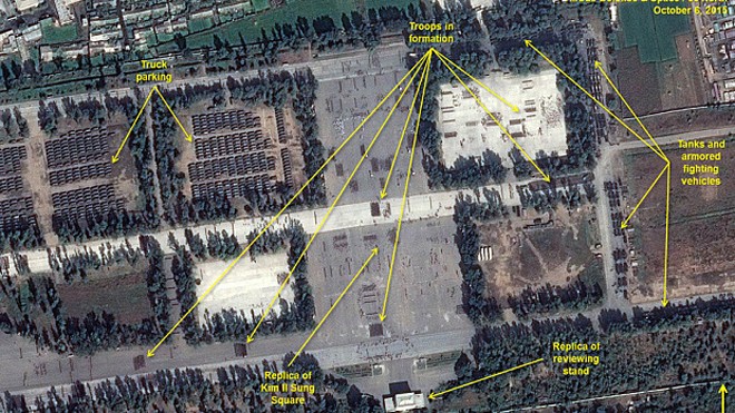 Ảnh chụp vệ tinh cho thấy các xe quân sự và binh lính được huy động tại thủ đô Bình Nhưỡng, Triều Tiên để chuẩn bị cho lễ duyệt binh. Ảnh: AP