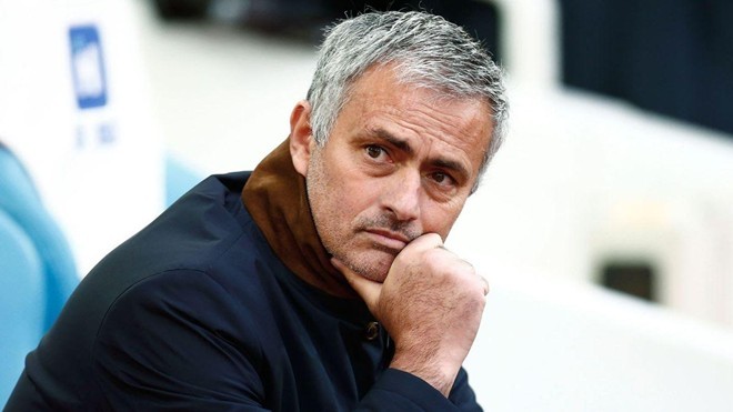 Jose Mourinho chưa tìm ra giải pháp giúp Chelsea vượt qua khó khăn. Ảnh: Getty Images.
