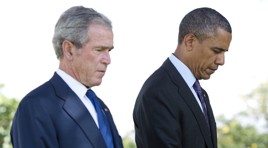 Chính quyền cựu Tổng thống Bush (trái) và Obama bị WikiLeaks tố lạm dụng công quỹ (Ảnh: AFP)
