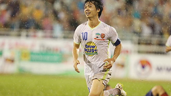 Công Phượng vui mừng và hạnh phúc vì được chơi bóng ở Nhật. Ảnh: Đức Đồng.
