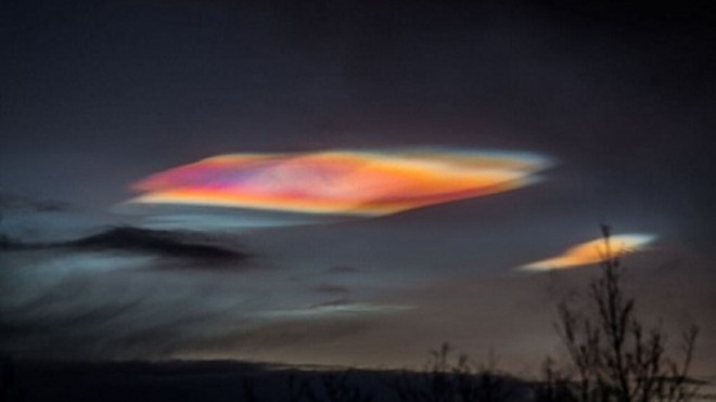 Những đám mây xà cừ phía trên bầu trời Na Uy. Ảnh: Truls Melbye Tiller.