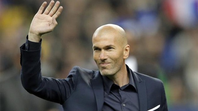 Zidane có thể sẽ sớm xuất hiện trên băng ghế chỉ đạo tại sân Bernabeu. Ảnh: Reuters