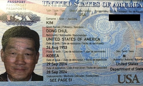 Hộ chiếu của ông Kim Dong Chul do các quan chức Triều Tiên cung cấp. Ảnh: CNN