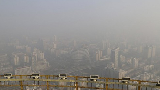 Mây mù do ô nhiễm không khí nghiêm trọng tại Bắc Kinh, Trung Quốc (Ảnh: SCMP)