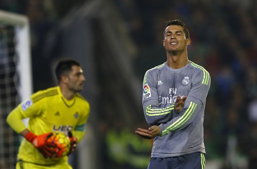 Ronaldo không còn tiếng nói ở những thời khắc khó khăn của Real. Ảnh: Reuters.