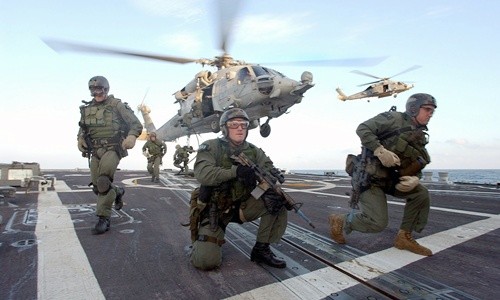 Binh sĩ thuộc lực lượng đặc nhiệm Thủy Bộ Không Phối hợp (SEAL) của Mỹ. Ảnh: US Navy