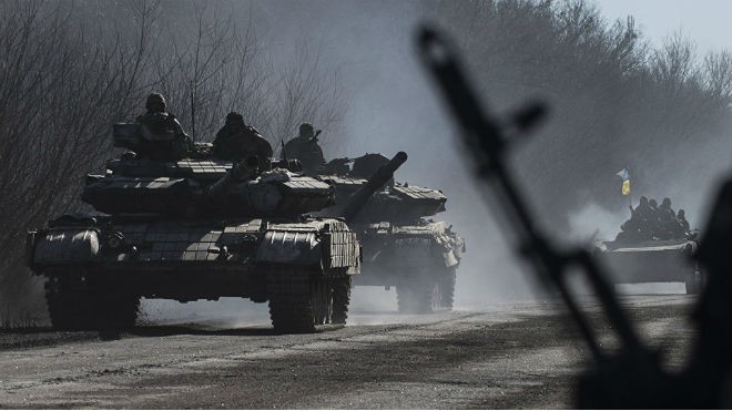 Xe tăng của quân đội Ukraine> (Ảnh: AP)
