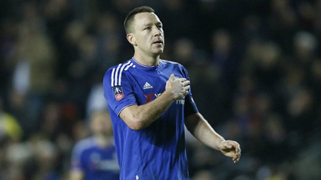 Tuổi cao khiến Terry không thể cống hiến tốt nhất cho Chelsea. Ảnh: AFP.