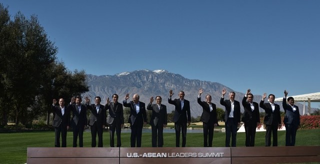 Các nhà lãnh đạo Mỹ và ASEAN chụp ảnh tại Sunnylands trong thời gian diễn ra hội nghị cấp cao. (Ảnh: AFP)