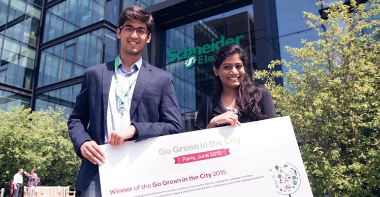 Mohamad Meraj Shaikh và Spoorthy Kotla đến từ Học viện Công nghệ Kharagpu, đã giành giải Nhất cuộc thi Go Green in the City 2015