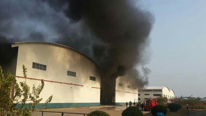 Cháy lớn tại công ty sản xuất nhựa cách nhiệt 