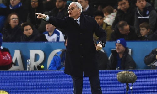 Ranieri từng nói rằng Leicester "chỉ mơ vô địch nếu giữ ngôi đầu đến tháng 4/2016", nhưng thực tế lúc này có vẻ đã làm ông thay đổi quan điểm. Ảnh: AFP.