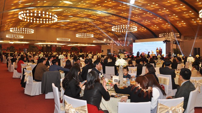 600 khách hàng VIP của SHB và Tân Hoàng Minh tham dự đêm nhạc.