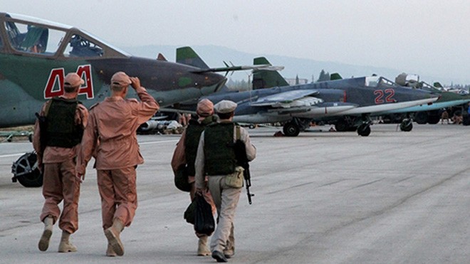 Kỹ thuật viên tại căn cứ không quân Hmeymim, Latakia, Syria, nơi chiến đấu cơ Nga xuất kích tấn công các mục tiêu khủng bố. Ảnh: RIA Novosti.
