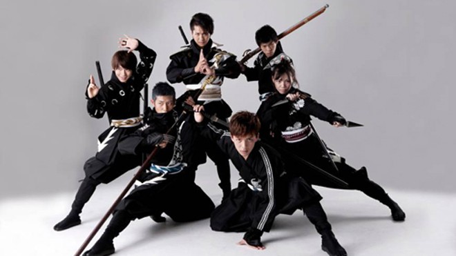 6 ninja Nhật Bản đang tạo dáng. Ảnh: AFP