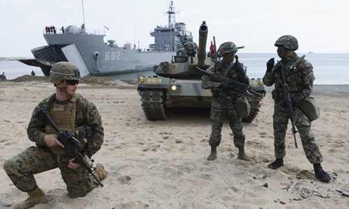 Các binh sĩ Hàn Quốc tham gia một cuộc tập trận chung với Mỹ ở thành phố Pohang. Ảnh: Reuters