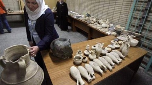 Nhà nước Hồi giáo thu hàng trăm triệu USD một năm từ buôn lậu cổ vật. Ảnh minh họa: Reuters.