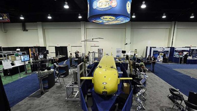 Thiết bị không người lái dưới nước hoạt động ở bán kính rộng (LDUUV) được trưng bày. Ảnh: Office of Naval Research