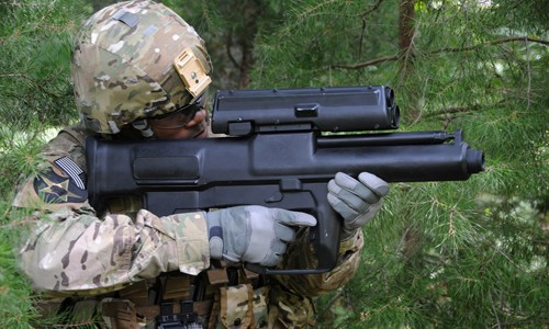 Một khẩu XM25 trên tay binh sĩ Mỹ. Ảnh: Wikipedia