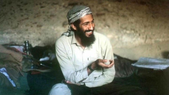 Osama Bin Laden trong một bức ảnh chụp năm 1988 (Ảnh: EPA)
