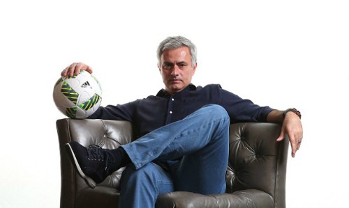 Mourinho trong buổi chụp hình với FIFA. Ảnh: FIFA.