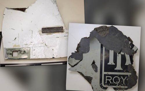 Các mảnh vỡ cho thấy có thể buồng lái của MH370 rách toạc trước khi rơi xuống biển. Ảnh: DB