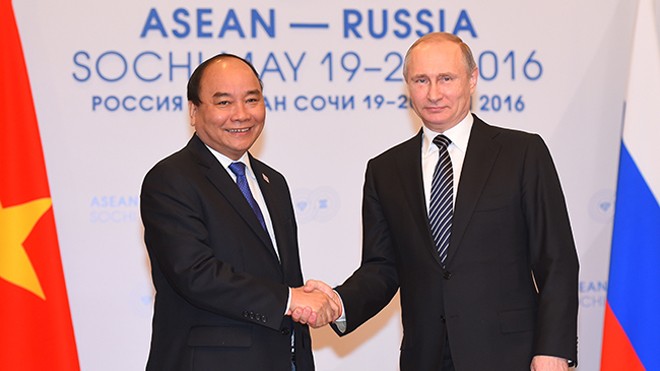 Thủ tướng Nguyễn Xuân Phúc hội kiến Tổng thống Nga Putin tại Sochi.