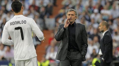 Mourinho cầm quyền ở M.U, Ronaldo nói gì?