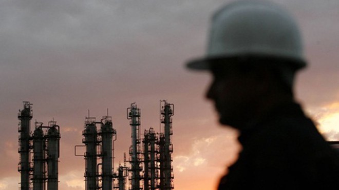 Giá dầu giảm đã khiến rất nhiều công ty phá sản. Ảnh: Reuters