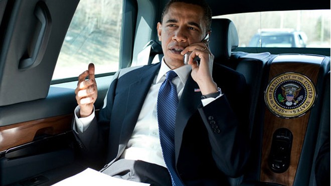 Tại sao Tổng thổng Mỹ Barrack Obama không thể dùng iPhone?