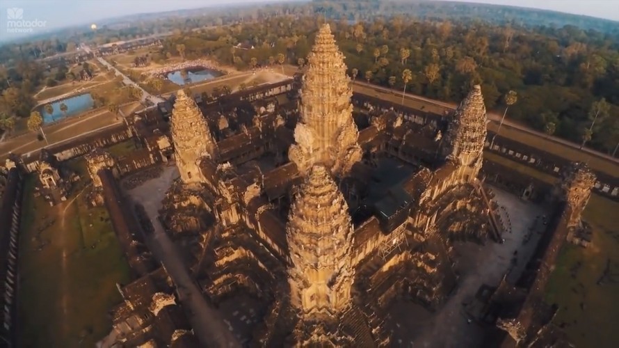 Angkor ngoạn mục nhìn từ trên cao