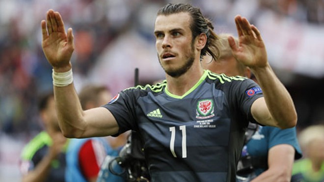 Bale nhấn mạnh xứ Wales còn nguyên cơ hội đi tiếp dù để thua Anh. Ảnh: Reuters.