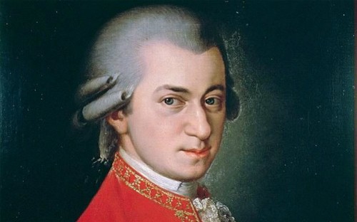 Nghe nhạc cổ điển, đặc biệt là sáng tác của Mozart, giúp hạ huyết áp. Ảnh: Telegraph.