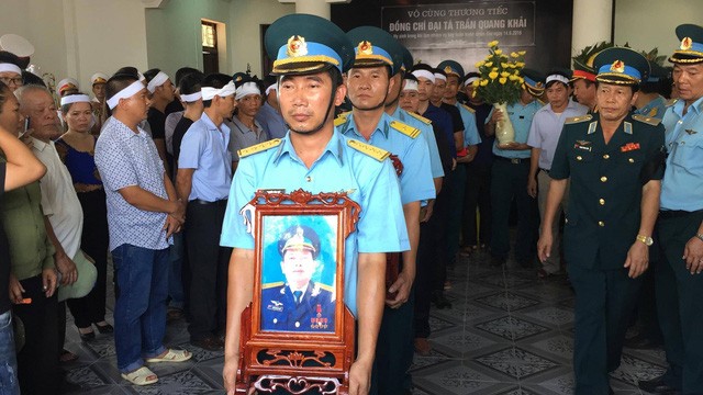 Hình ảnh lễ tang Đại tá phi công Trần Quang Khải. (Ảnh: Nguyễn Duy)
