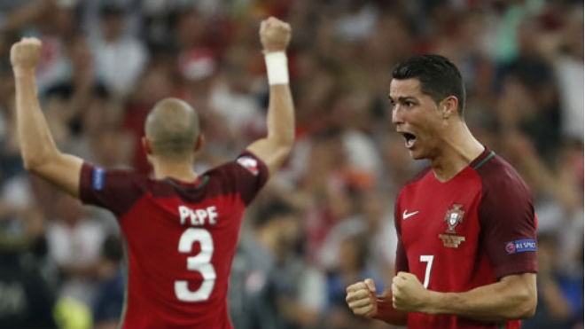 Ronaldo tự hào về sự nghiệp của bản thân dù vô địch Euro hay không. Ảnh: Reuters.