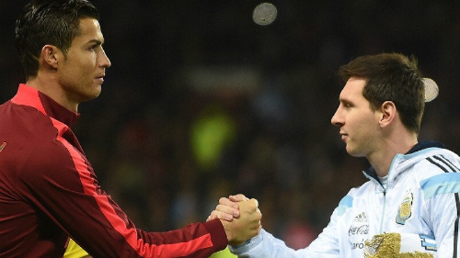Ronaldo và Messi cạnh tranh nhau các danh hiệu cá nhân trong gần chục năm qua. Ảnh: Reuters