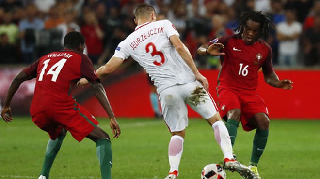 Renato Sanches (phải) là một trong những cầu thủ hay nhất của Bồ Đào Nha tại Euro năm nay. Ảnh: Reuters.