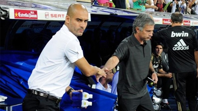 Mourinho và Guardiola từng đối đầu nảy lửa tại La Liga. Ảnh: Reuters