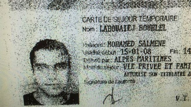 Hình ảnh trên giấy tờ tùy thân của kẻ lao xe khủng bố ở Nice. Ảnh: Mirror