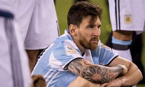 Messi chia tay đội tuyển sau thất bại ở chung kết Copa America 2016. Ảnh: Reuters.