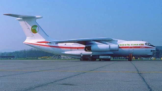 Máy bay Il-76, số hiệu RA-76842 của hãng hàng không Kazan Airlines, Nga, tháng 4/1995 trước khi bị Taliban bắt giữ. Ảnh: Aerostan
