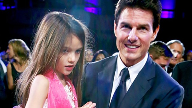 Tom Cruise và con gái năm 2012. Ảnh: StartraksPhoto.