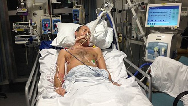 Ông Will Glennon, 44 tuổi, đã va chạm với một chiếc xe giao hàng làm gãy toàn bộ xương sườn, thủng phổi, đầu bị chấn thương.