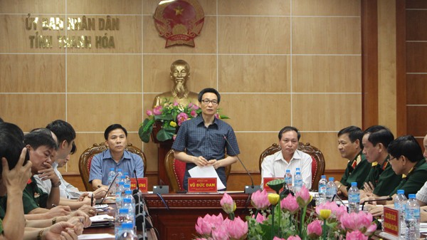 Phó Thủ tướng Vũ Đức Đam kiểm tra công tác phòng, chống bão số 3 tại Thanh Hóa. Ảnh: Hoàng Lam