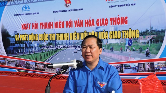 Anh Nguyễn Phi Long phát biểu tại buổi lễ