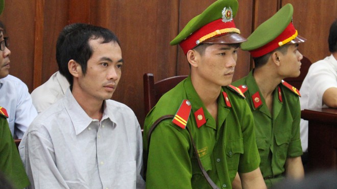 Bị cáo Nguyễn Thân Thảo Thành tại phiên tòa phúc thẩm sáng 23/8. Ảnh: Giang Thanh
