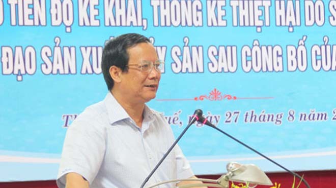 Phó Tổng cục trưởng Tổng cục thủy sản Nguyễn Ngọc Oai giới thiệu 4 phương án khai thác thủy sản ở 4 tỉnh miền Trung. Ảnh: Võ Thạnh.